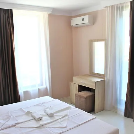 Private Stamopolu Lux *