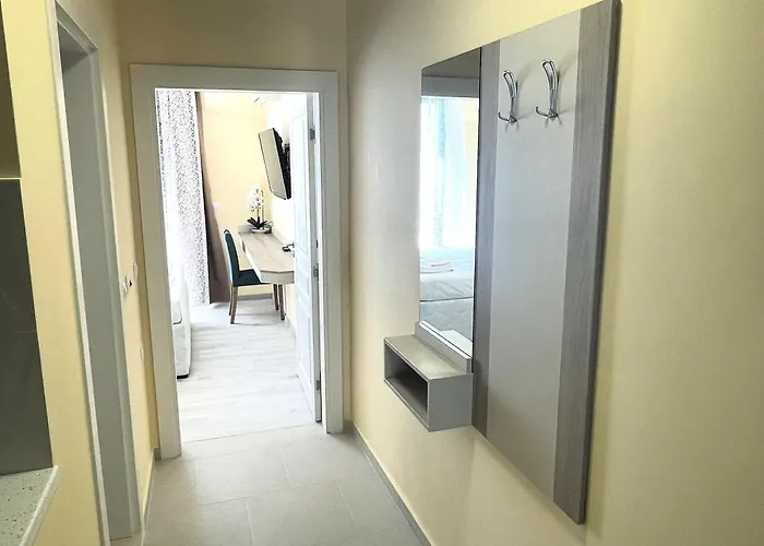 Private Stamopolu Lux